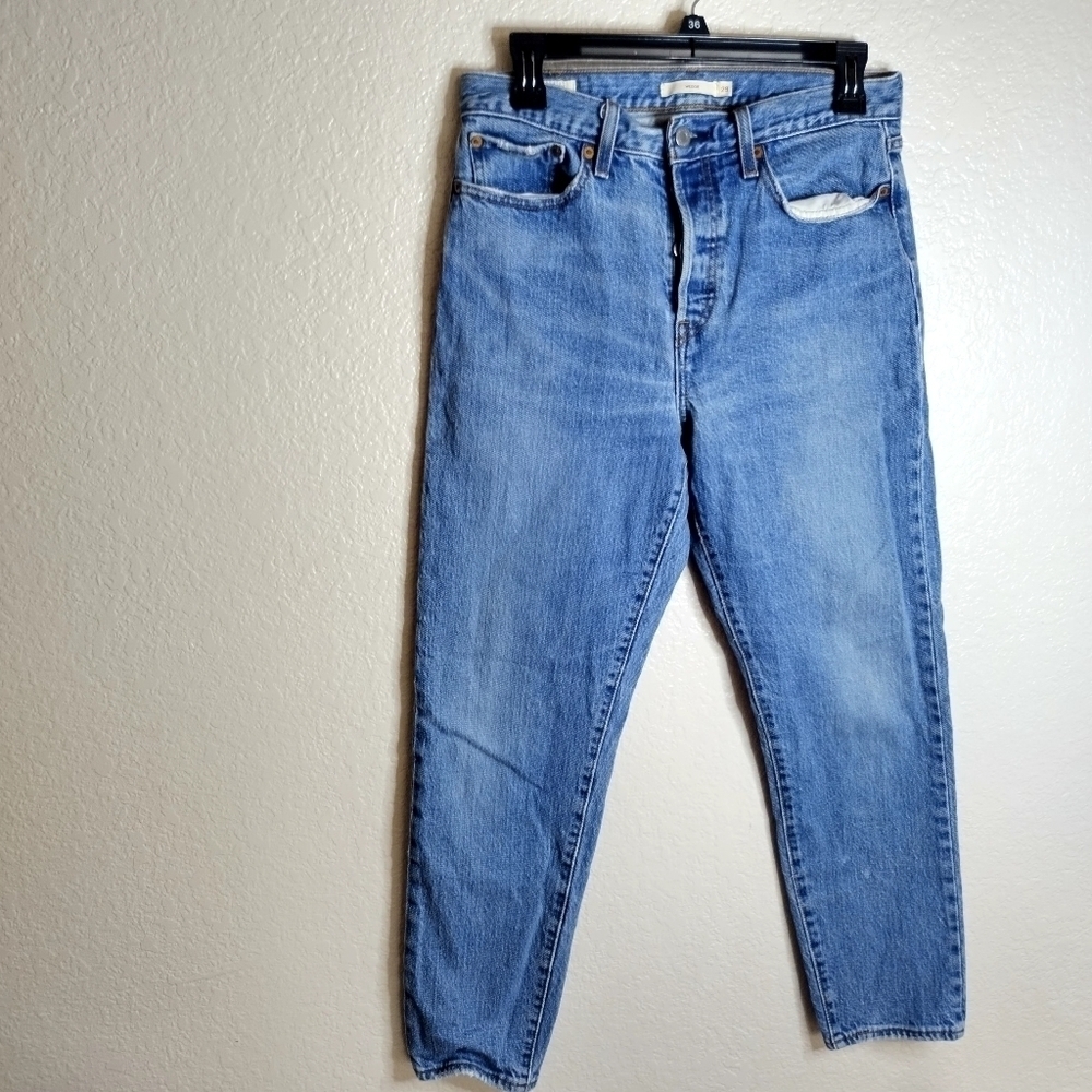 Levi's wedgie straight fit medium wash jeans sz 29